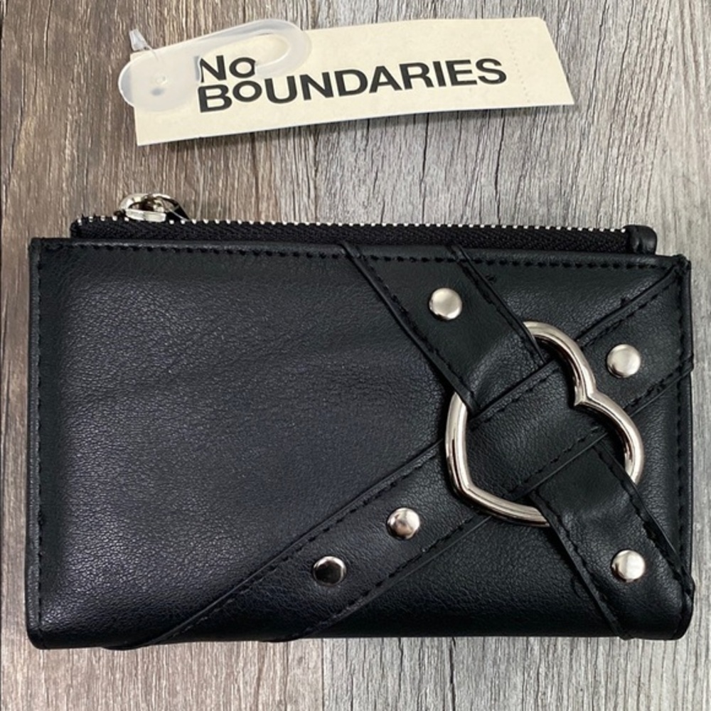 No Boundaries Black Wallet with Silver Heart Detail
